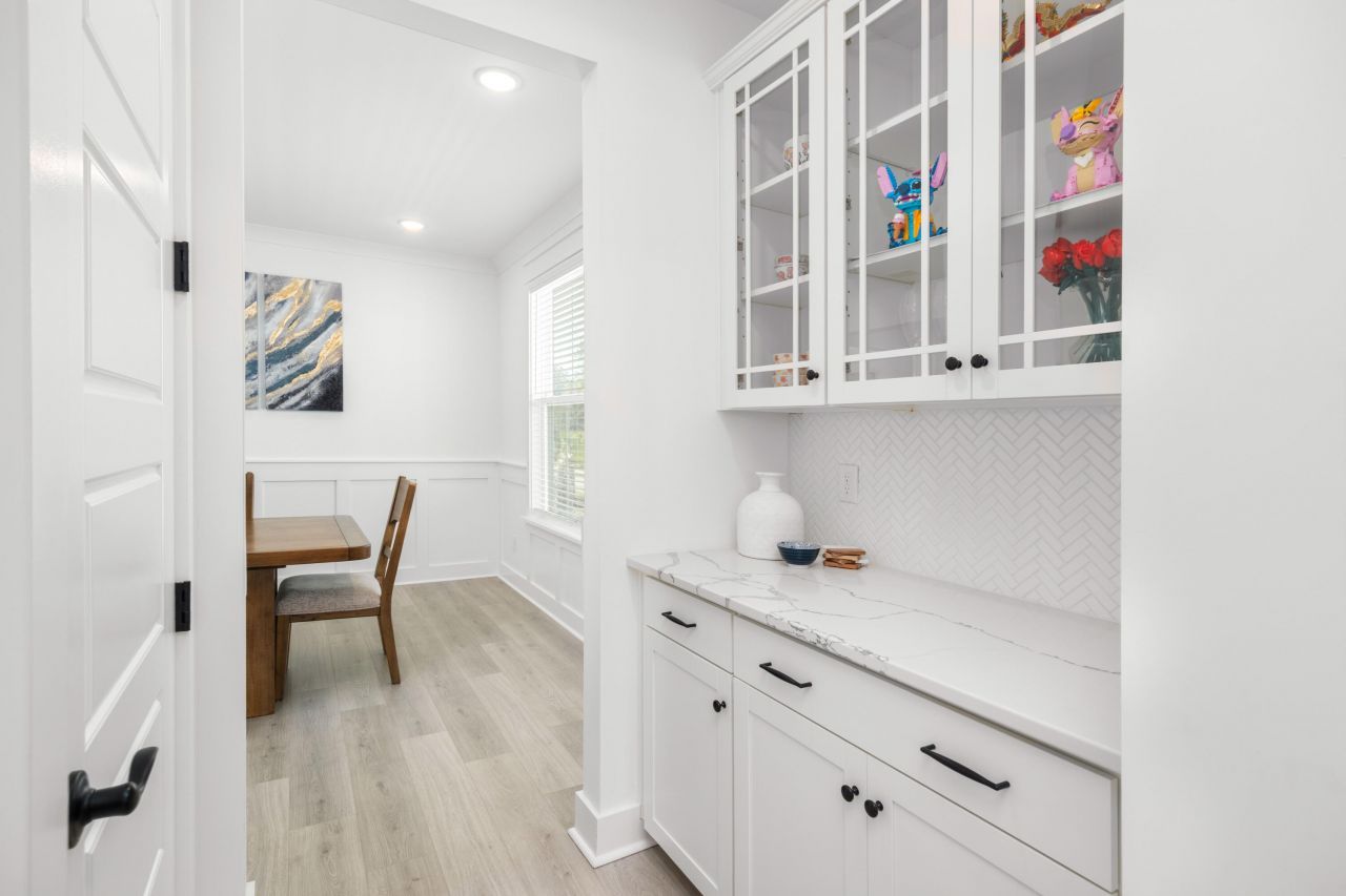 1562 N Lakeshore Drive Photo 19