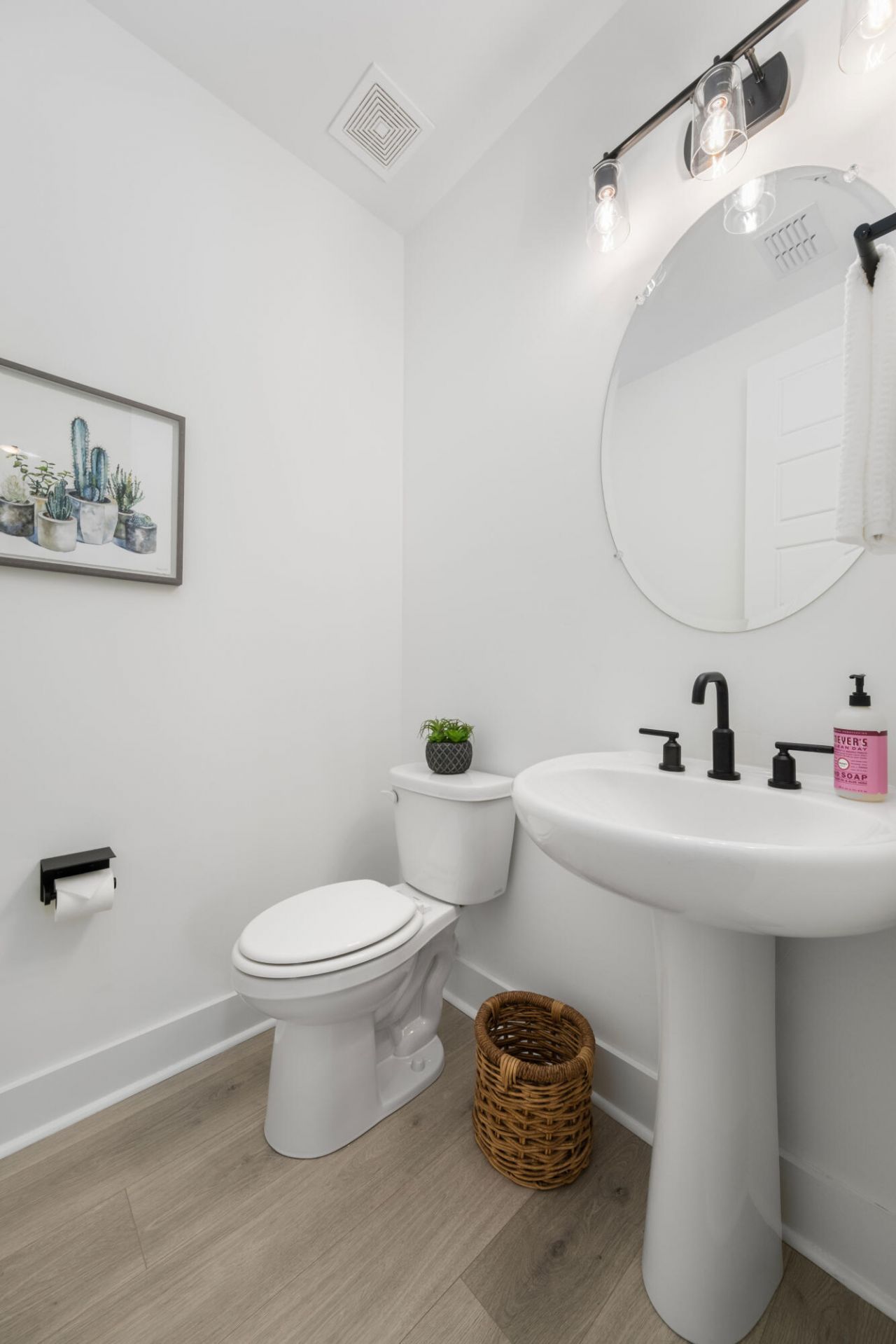 1562 N Lakeshore Drive Photo 29