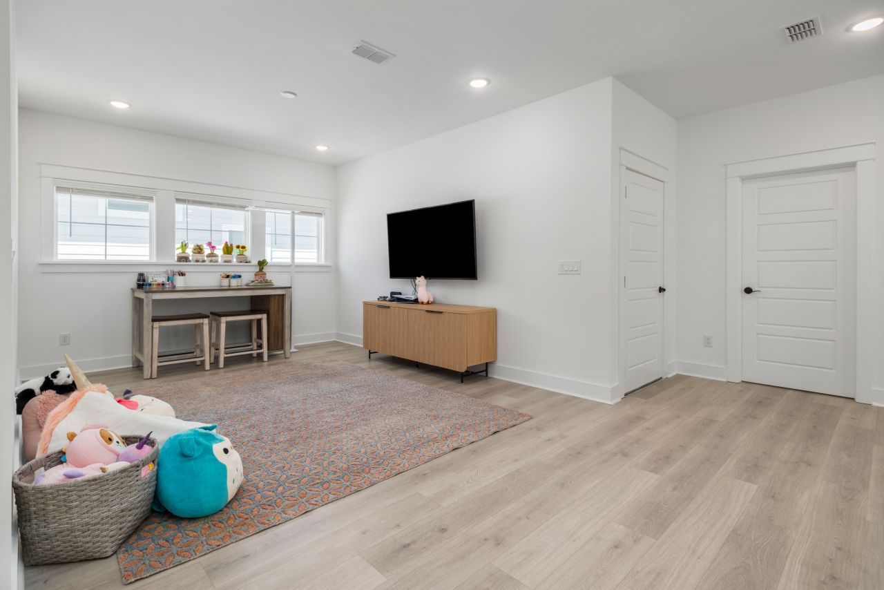 1562 N Lakeshore Drive Photo 36