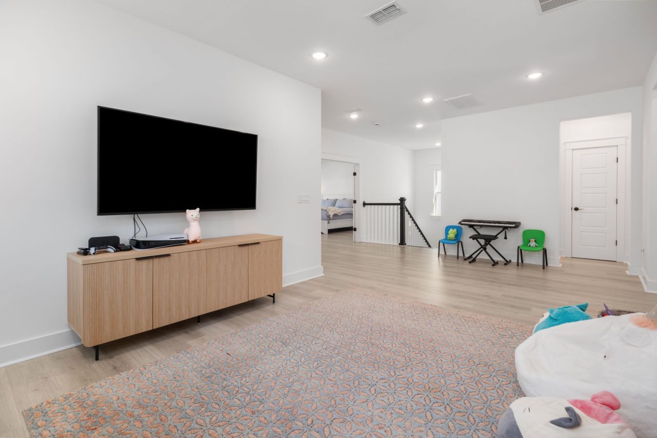 1562 N Lakeshore Drive Photo 37