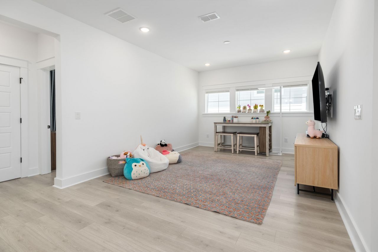 1562 N Lakeshore Drive Photo 38