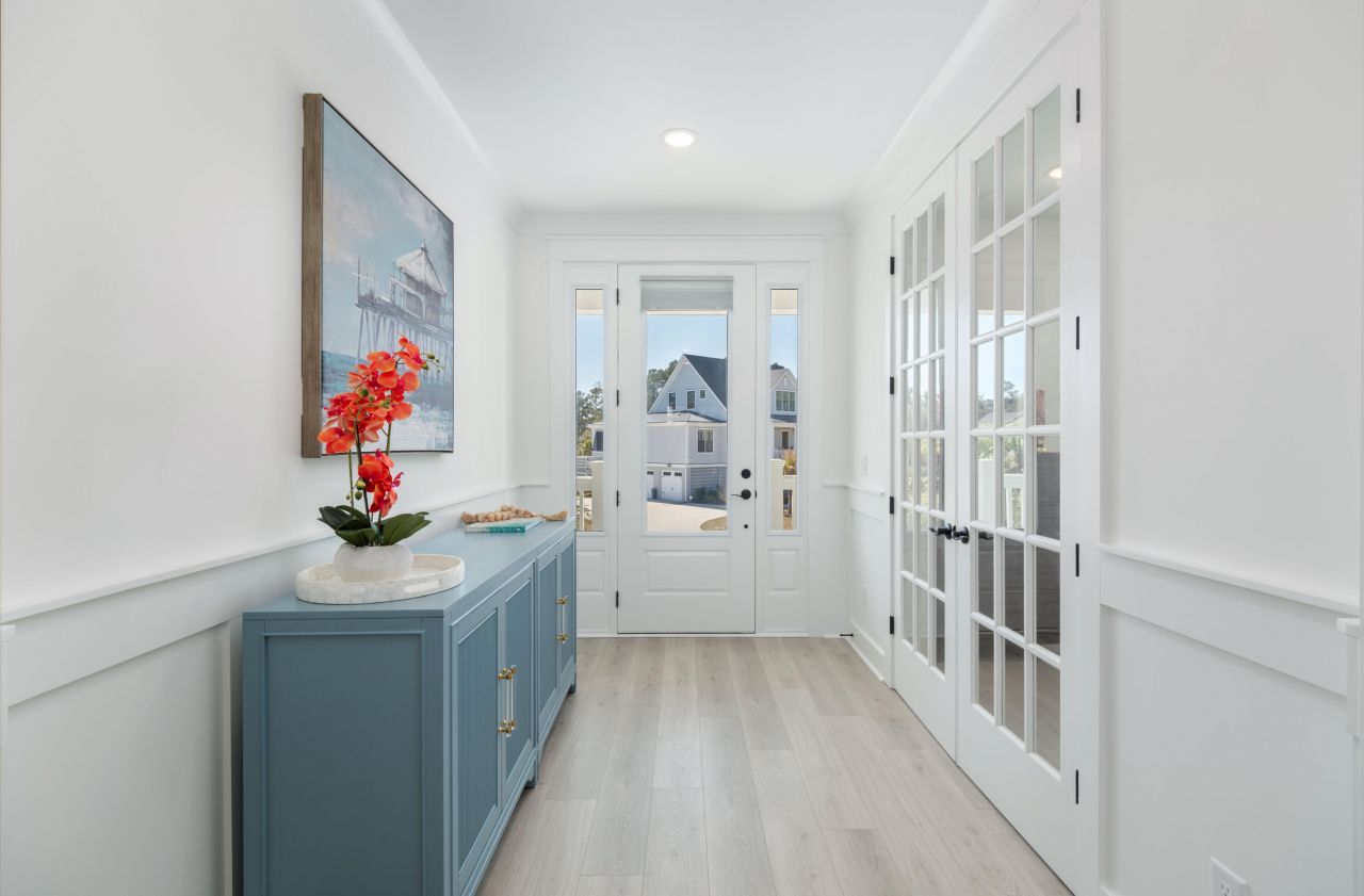 1562 N Lakeshore Drive Photo 4