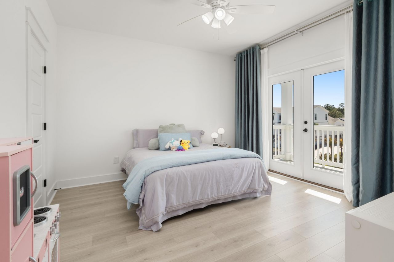 1562 N Lakeshore Drive Photo 44