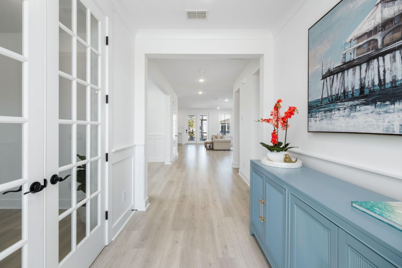 1562 N Lakeshore Drive Photo 5