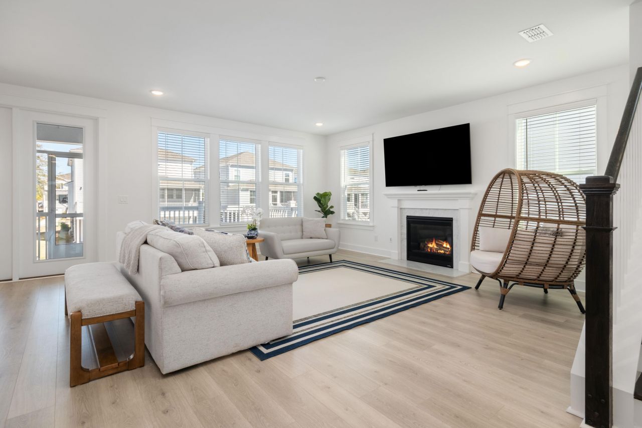 1562 N Lakeshore Drive Photo 6