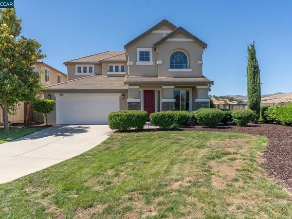 9028 Tee Box Ct, Patterson, CA 95363