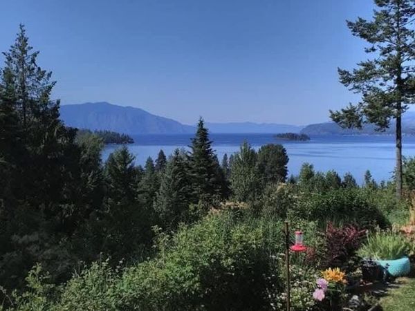 302 School RD , Unit 8, Hope, ID 83836