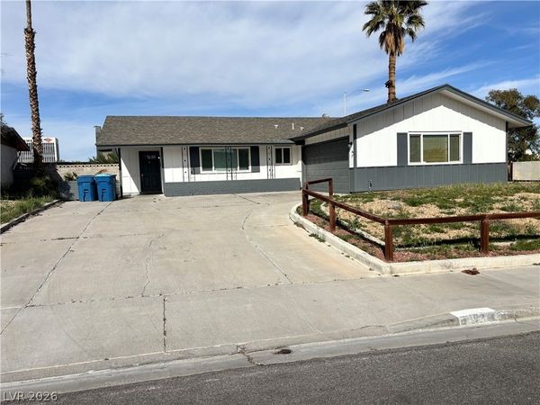 6824 White Sands Avenue , Las Vegas, NV 89145