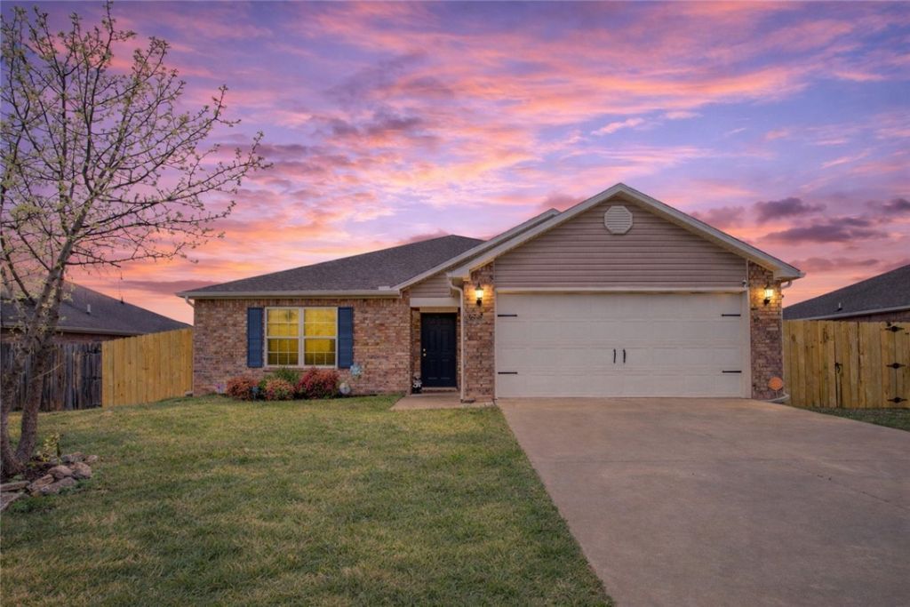 6202 SW Warrington Road, Bentonville, AR 72713 Main Photo