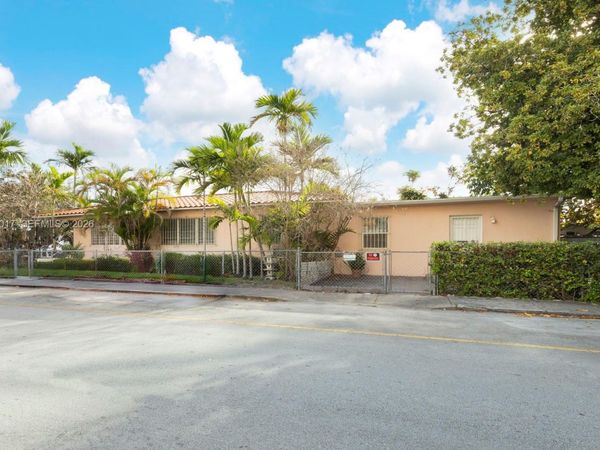 101 SW 24th Ave , Miami, FL 33135