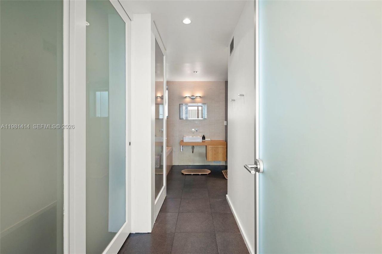 1601 West Ave , Unit 202, Miami Beach, FL 33139 Photo