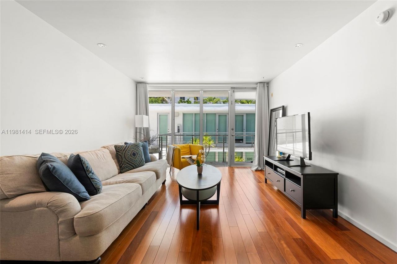 1601 West Ave , Unit 202, Miami Beach, FL 33139 Photo