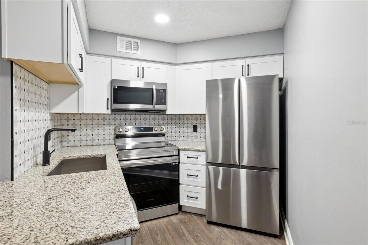 4031 Atrium Drive , Unit L6, Orlando, FL 32822 Photo