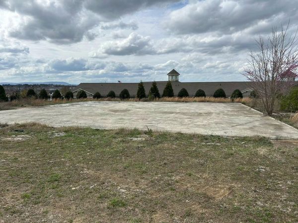 7725 Shallowford Road, Chattanooga, TN 37421