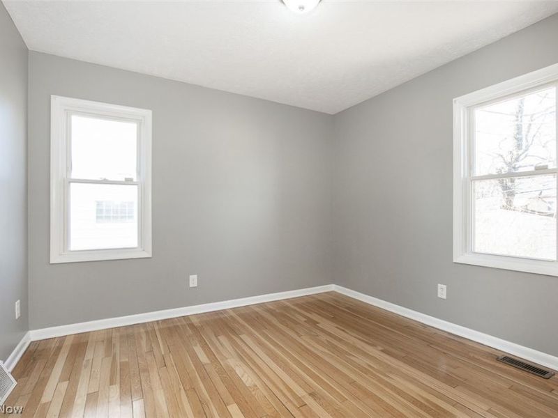 20021 Green Oak Drive, Euclid, OH 44117 Photo 10