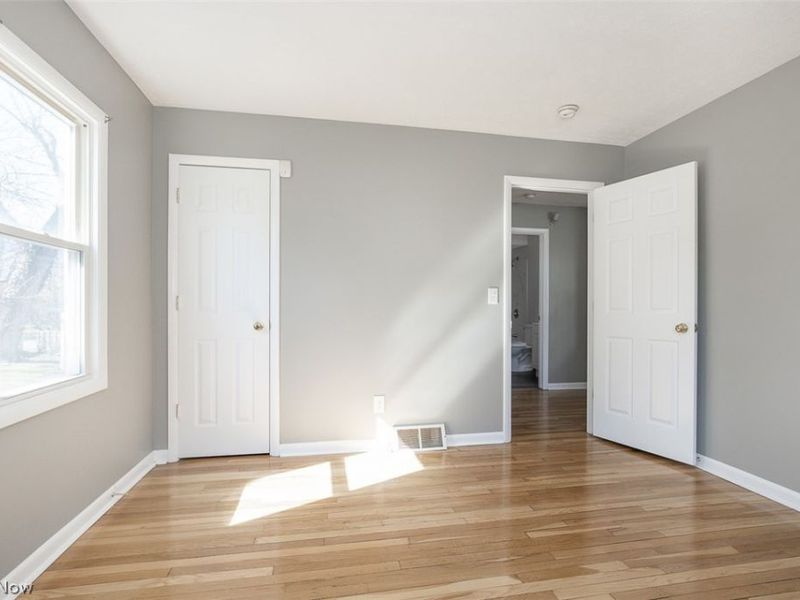 20021 Green Oak Drive, Euclid, OH 44117 Photo 14