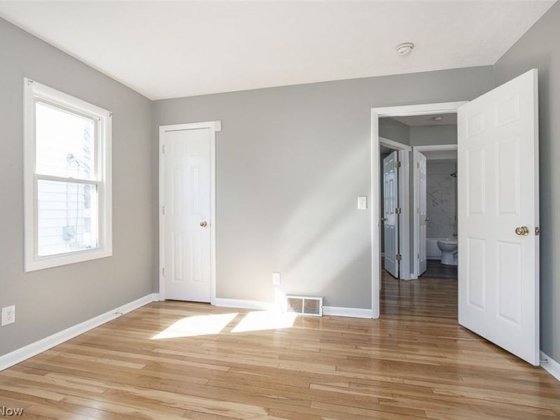 20021 Green Oak Drive, Euclid, OH 44117 Photo 15