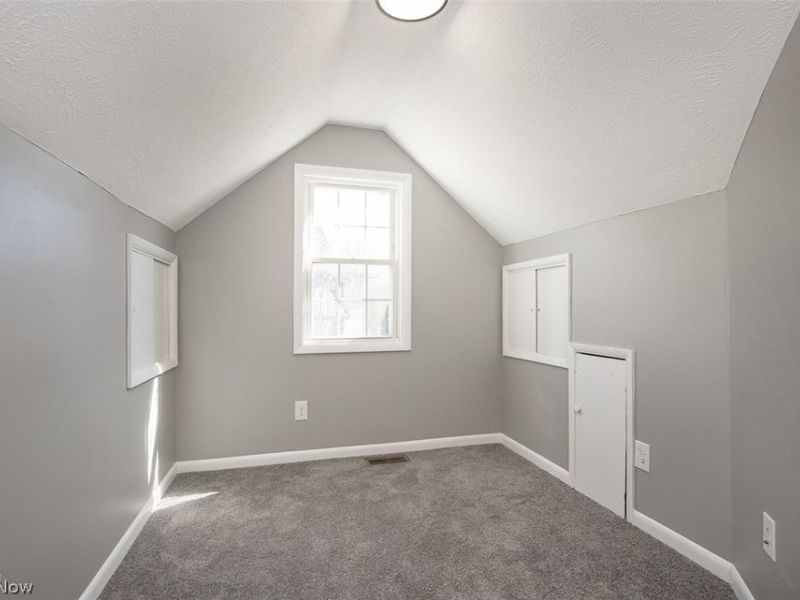 20021 Green Oak Drive, Euclid, OH 44117 Photo 24