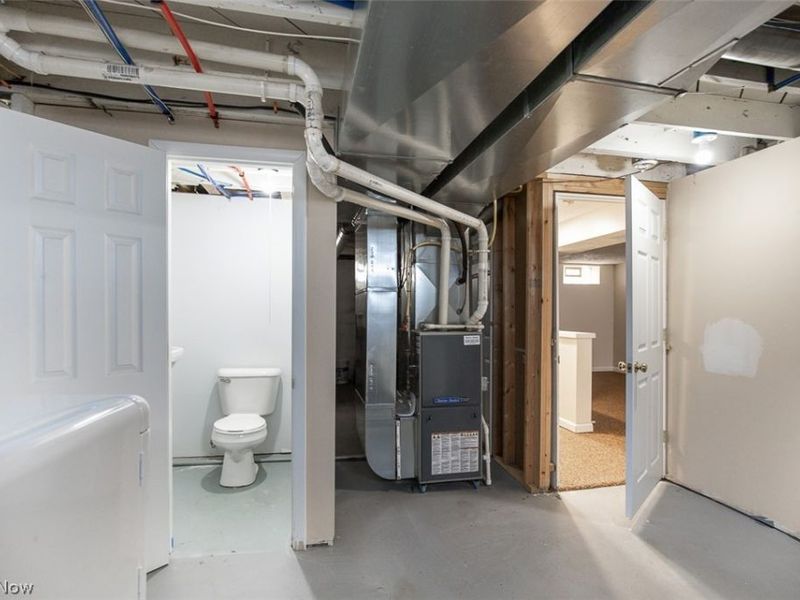 20021 Green Oak Drive, Euclid, OH 44117 Photo 26