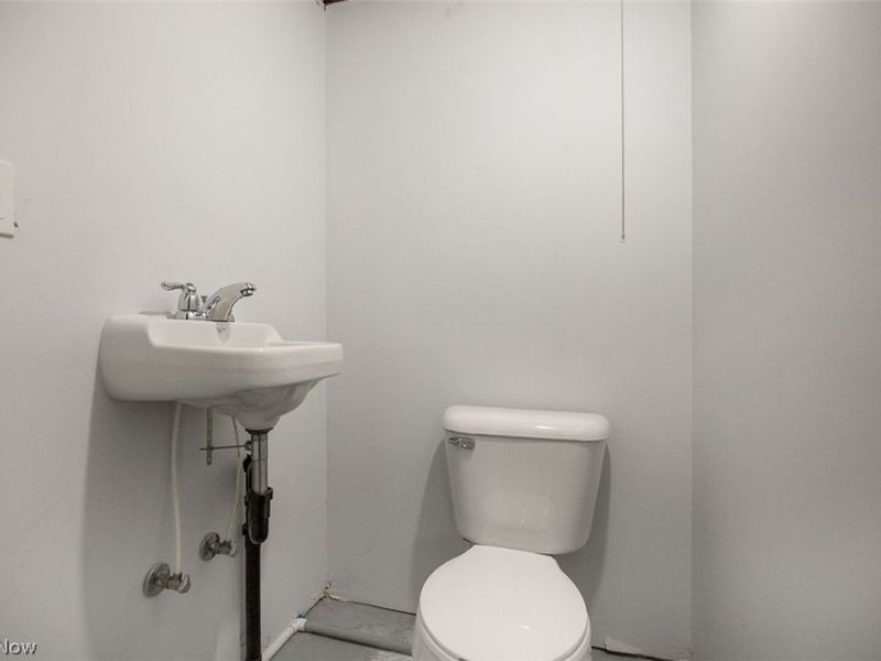 20021 Green Oak Drive, Euclid, OH 44117 Photo 27