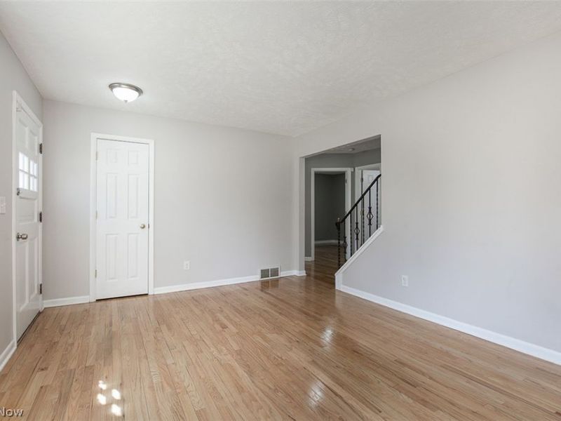 20021 Green Oak Drive, Euclid, OH 44117 Photo 5