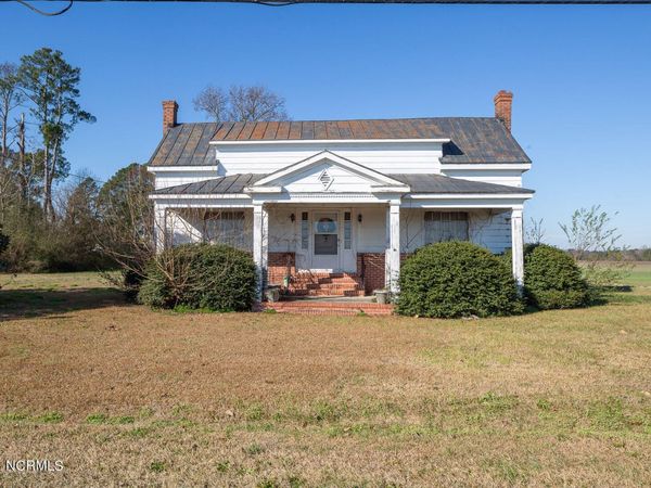 1116 W Elizabeth Street , Clinton, NC 28328