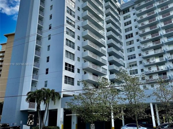 137 Golden Isles Dr, Unit 1110, Hallandale Beach, FL 33009