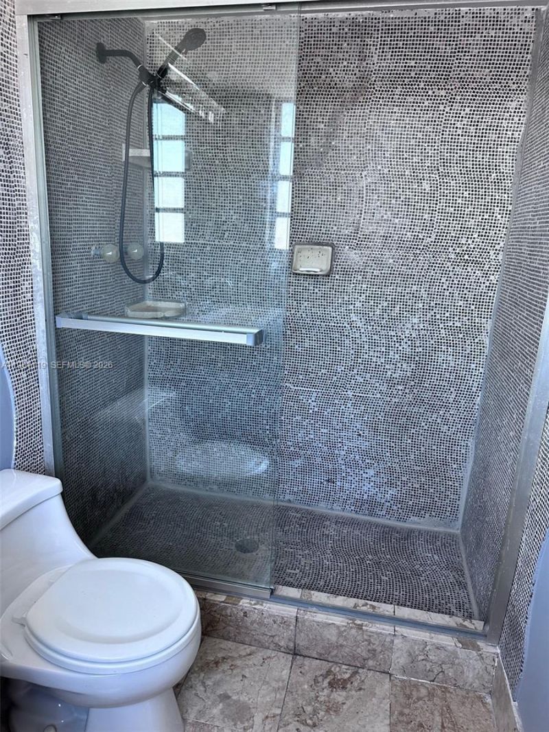 137 Golden Isles Dr, Unit 1110, Hallandale Beach, FL 33009 Photo