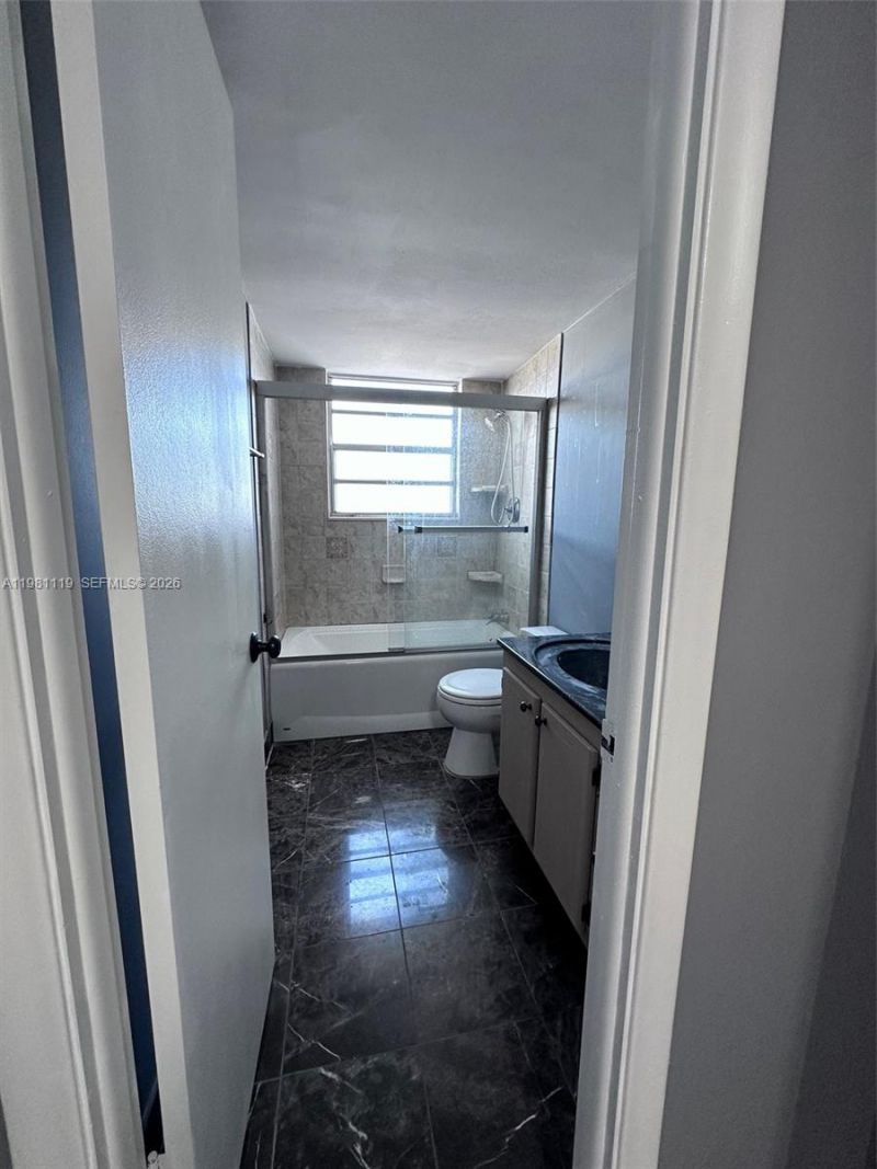 137 Golden Isles Dr, Unit 1110, Hallandale Beach, FL 33009 Photo