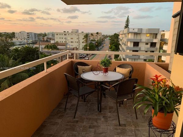 8101 Byron Ave , Unit 509, Miami Beach, FL 33141