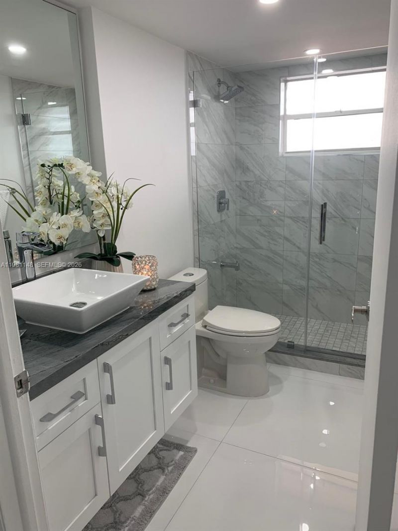 8101 Byron Ave , Unit 509, Miami Beach, FL 33141 Photo