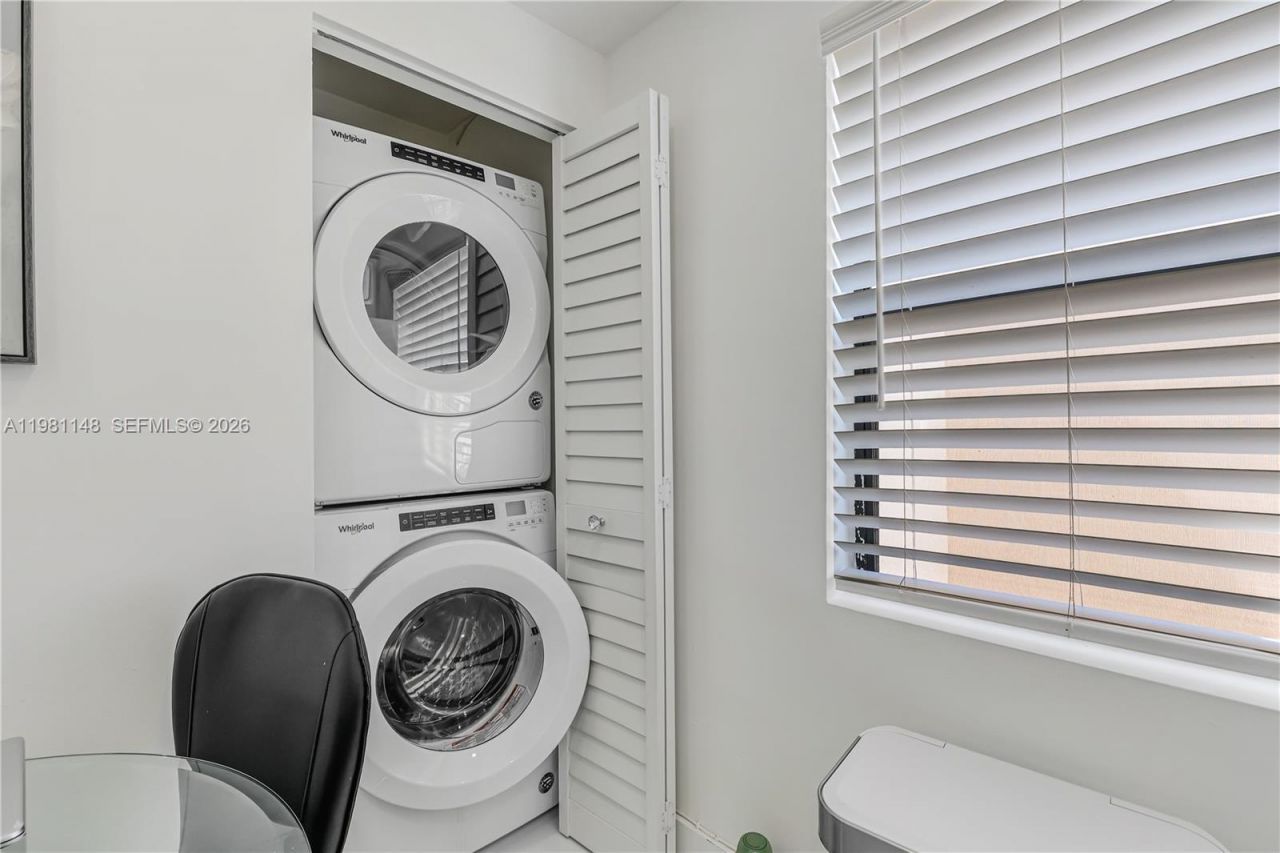 8101 Byron Ave, Unit 509, Miami Beach, FL 33141 Photo