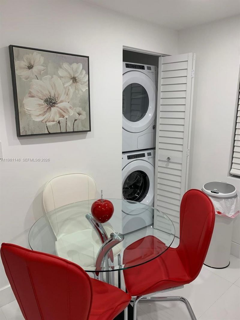 8101 Byron Ave, Unit 509, Miami Beach, FL 33141 Photo