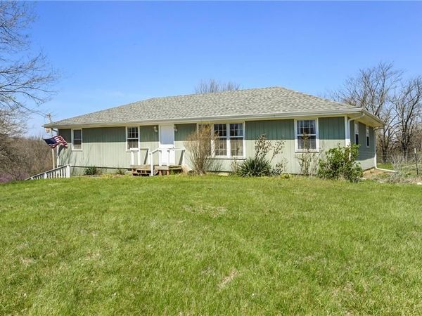19046 106th Street, McLouth, KS 66054
