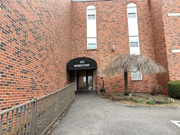 105 Woodstone Lane, Unit 71, New Kensington, PA 15068