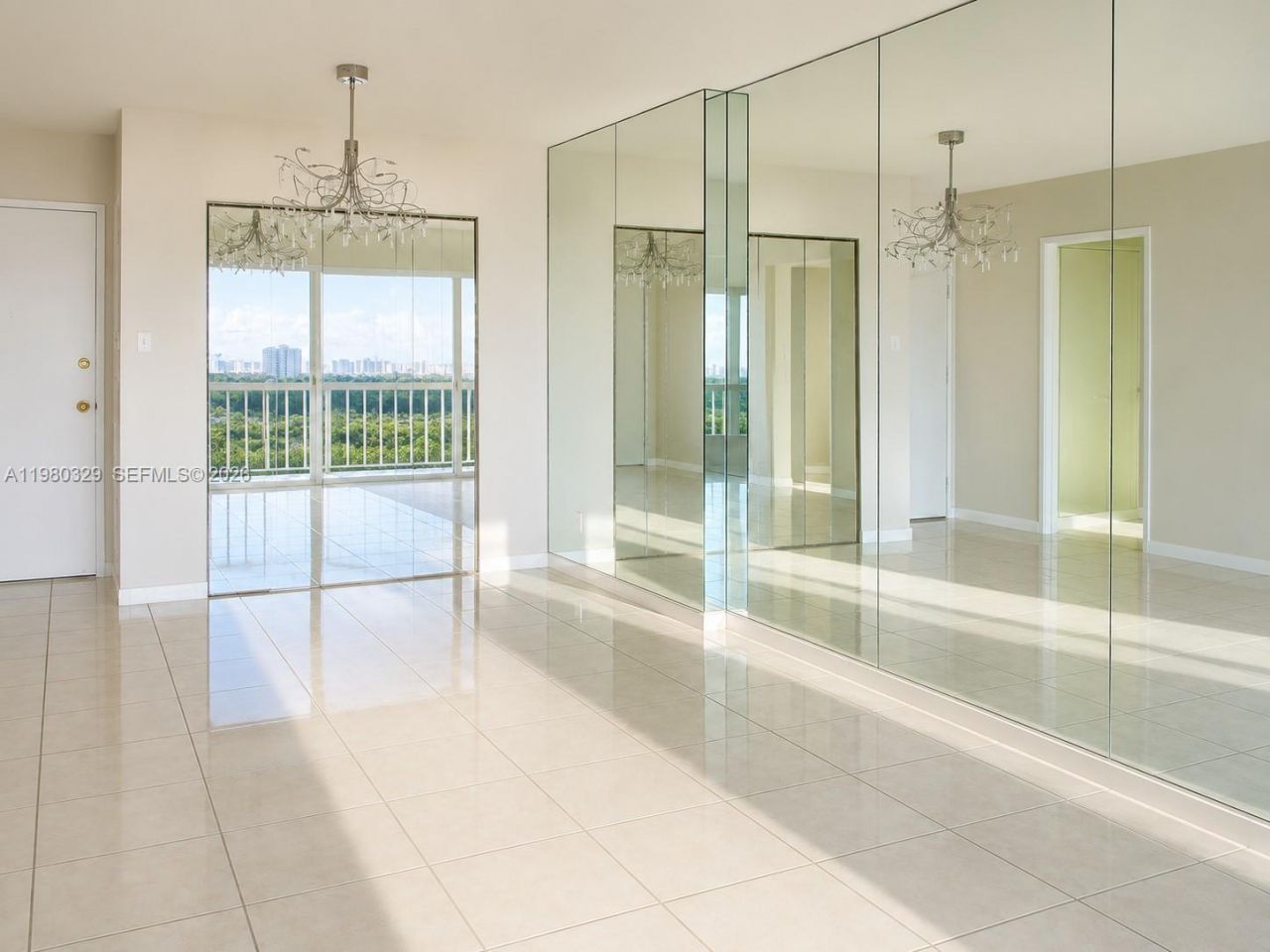 400 Kings Point Dr, Unit 812, Sunny Isles Beach, FL 33160 Photo