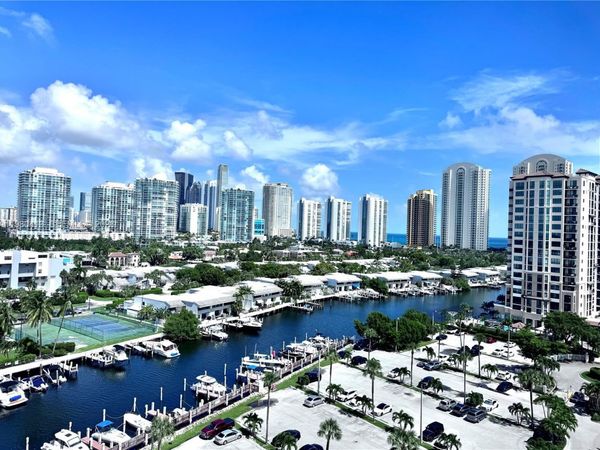 400 Kings Point Dr, Unit 624, Sunny Isles Beach, FL 33160