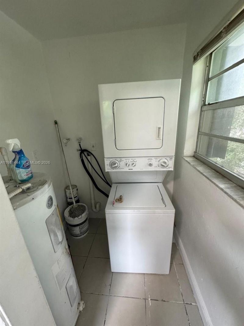 866 NW 70th St , Unit D, Miami, FL 33150 Photo