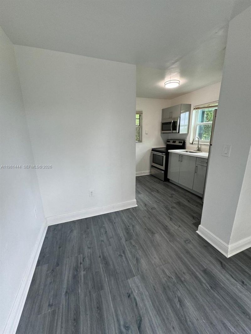 866 NW 70th St , Unit D, Miami, FL 33150 Photo