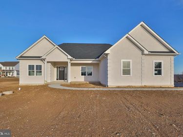 448 LONG LANE, WALNUTPORT, PA 18088