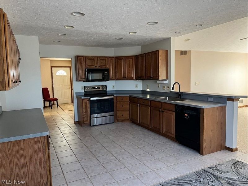 6140 Kelley Lane, Parma, OH 44134 Photo 4