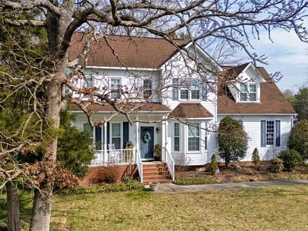 400 Doral Court , Mebane, NC 27302