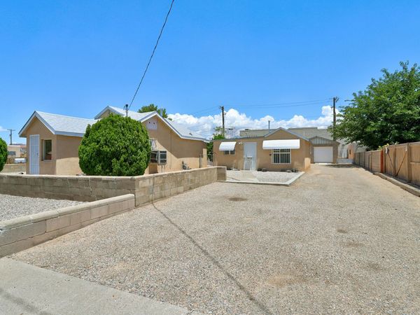4524 5th Street NW, Albuquerque, NM 87107