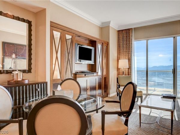 135 HARMON Avenue, Unit 702, Las Vegas, NV 89109