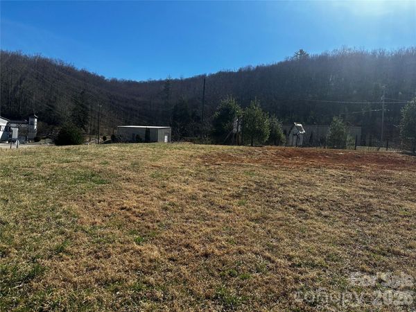 400 Old Dale Road , Spruce Pine, NC 28777