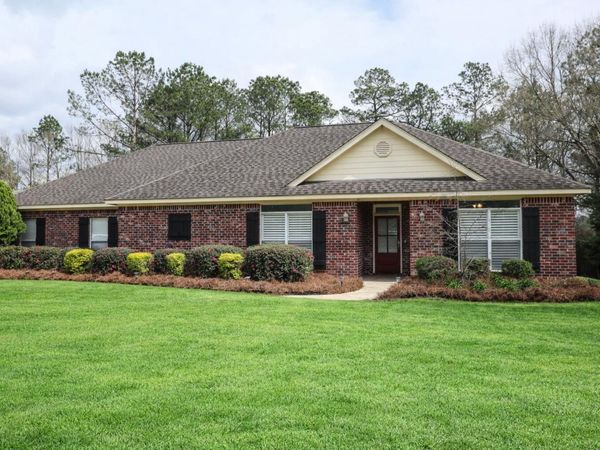 171 Latigo Loop, Sumrall, MS 39482