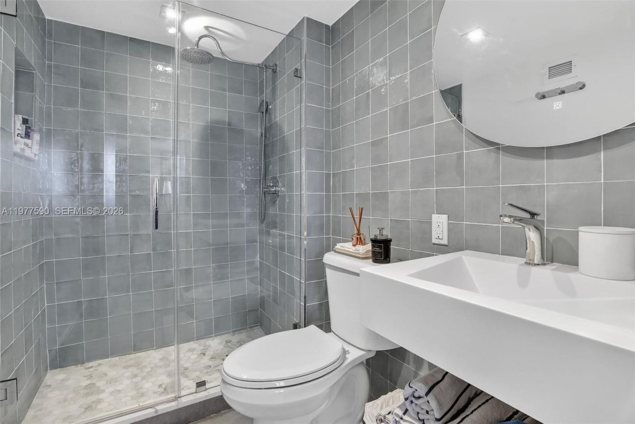 2780 NE 183rd St, Unit 1714, Aventura, FL 33160 Photo