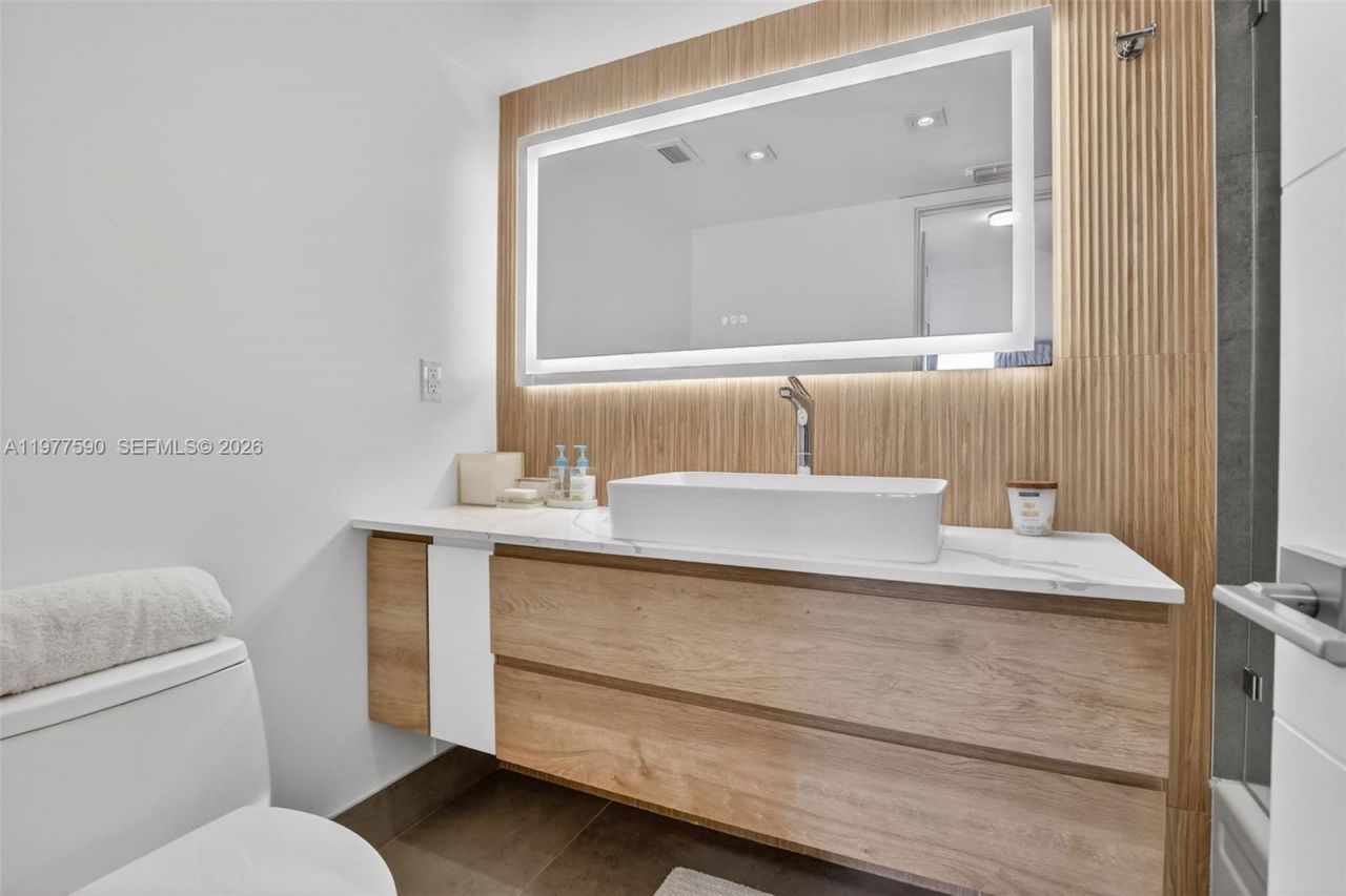 2780 NE 183rd St, Unit 1714, Aventura, FL 33160 Photo