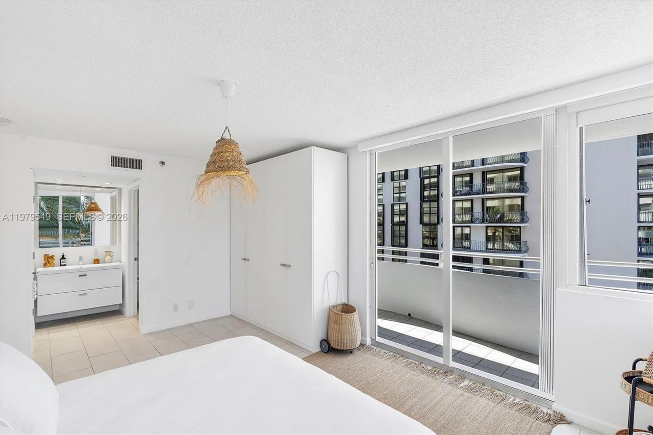 8911 Collins Ave , Unit 401, Surfside, FL 33154 Photo