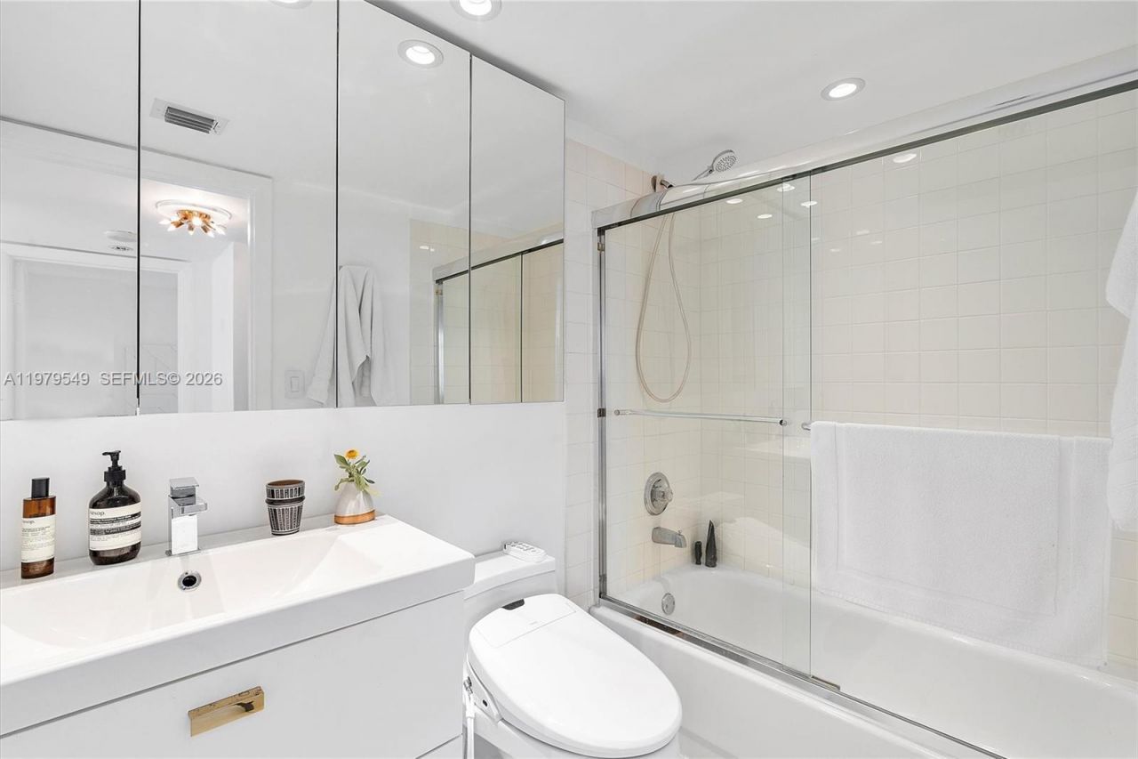 8911 Collins Ave , Unit 401, Surfside, FL 33154 Photo